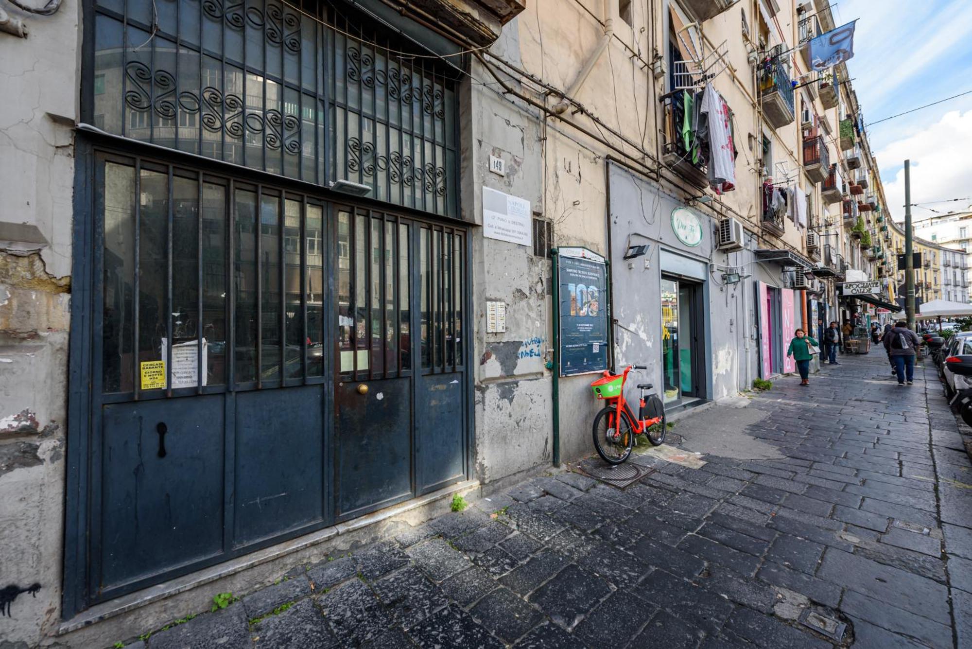 Napoli Centrale Di Fabio E Veronica Lt Exterior photo